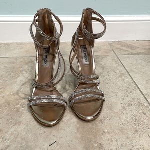 Women's Metallic Sweetest Rose Gold Rhinestone Sandal Steve Madden Size 7